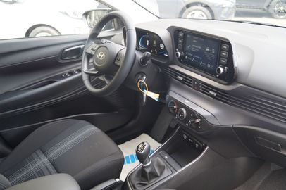 Car image 11