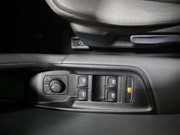 Car image 33