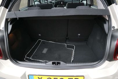 Car image 37