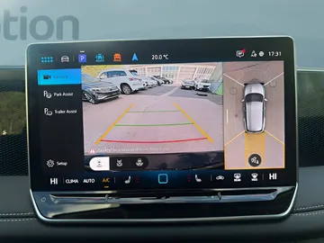 Car image 17