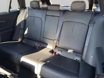 Car image 32