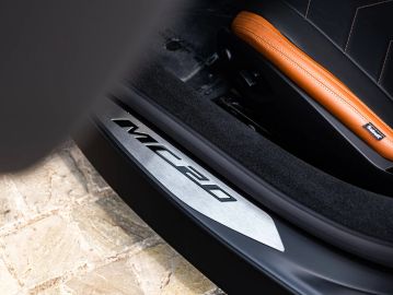 Car image 33