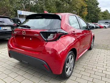 Car image 4