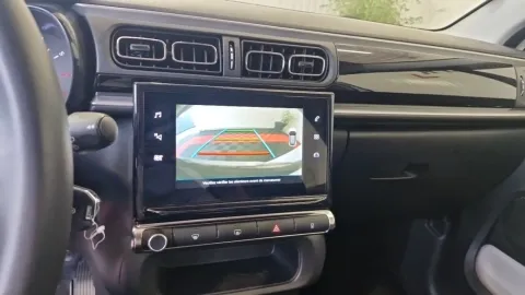 Car image 25