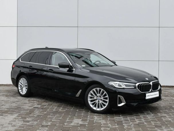 BMW 520d Touring xDrive Luxury Line 140 kW image number 2