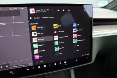 Car image 38