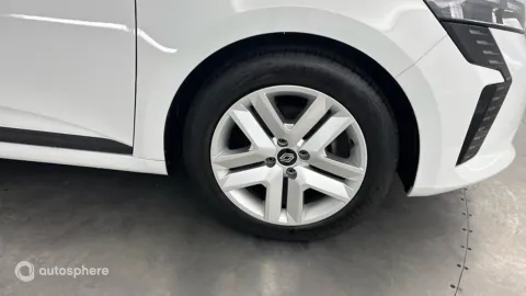 Car image 20
