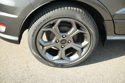 Car image 25