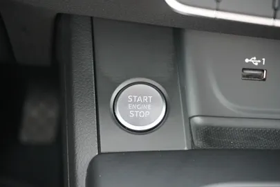 Car image 38