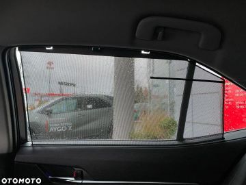 Car image 28