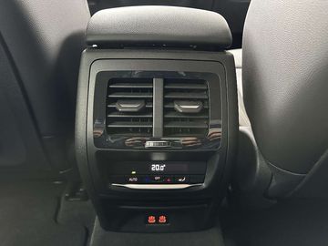 Car image 36