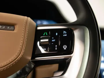 Car image 32