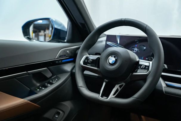 BMW 520d Touring xDrive 147 kW image number 23