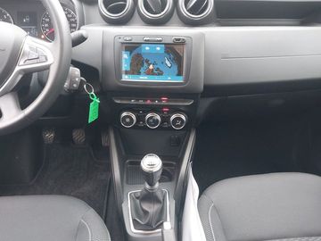 Car image 12