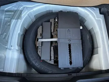 Car image 28