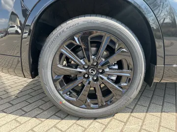Car image 24