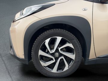 Car image 20