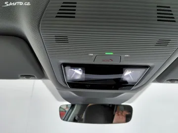Car image 35