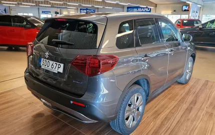 Car image 4