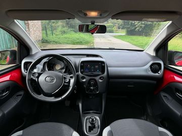 Car image 10