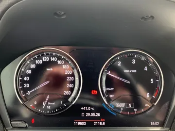 Car image 34