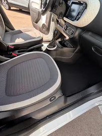 Car image 26