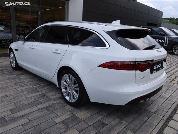 Jaguar XF 20d AWD Portfolio 132 kW image number 5