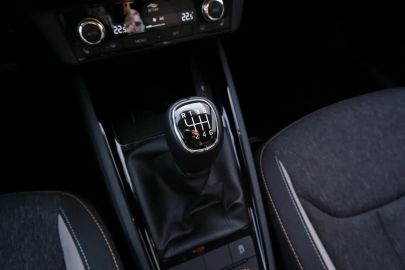 Car image 37