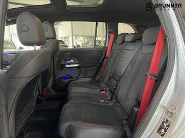 Car image 29