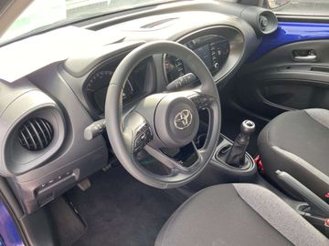 Car image 13