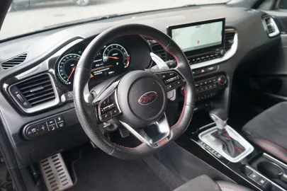 Car image 30
