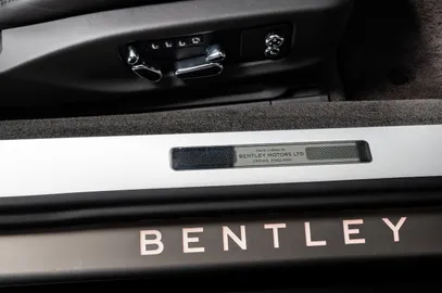Car image 37