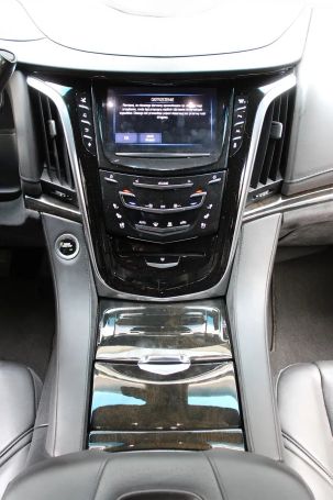 Cadillac Escalade 6.2 V8 AWD AT Platinum 313 kW image number 27