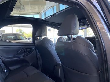 Car image 17