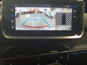 Car image 13