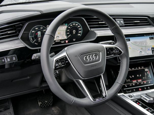 Audi Q8 50 e-tron S-line 250 kW image number 10