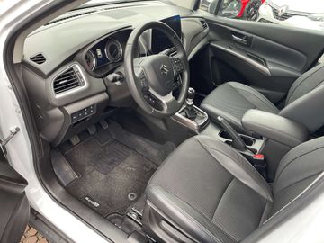 Car image 14