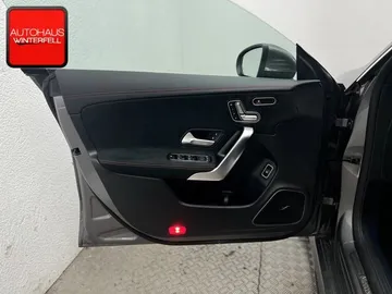 Car image 33