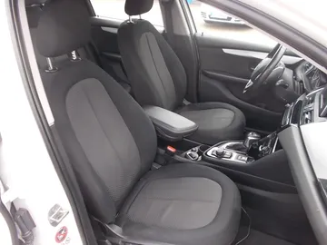 Car image 34