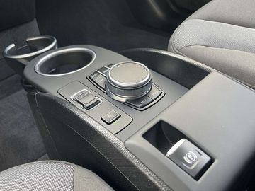 Car image 32