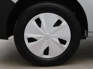 Car image 39