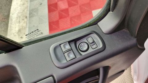 Car image 31