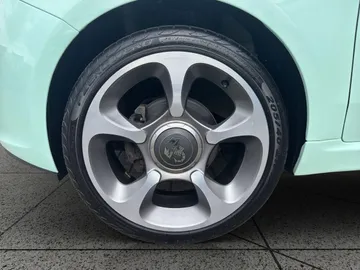 Car image 17