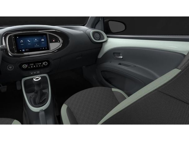 Toyota Aygo X 53 kW image number 12