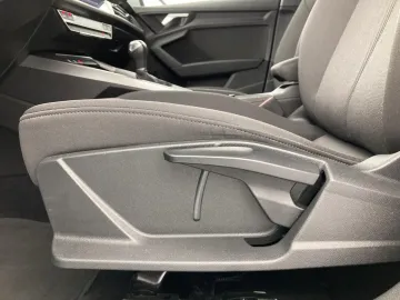 Car image 36