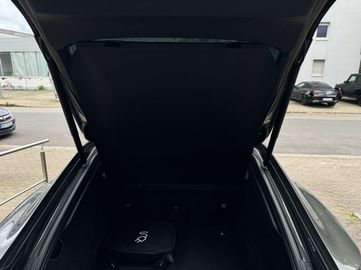 Car image 38