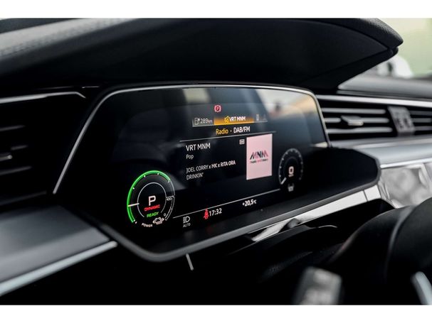 Audi Q8 55 e-tron 300 kW image number 39