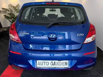 Car image 10