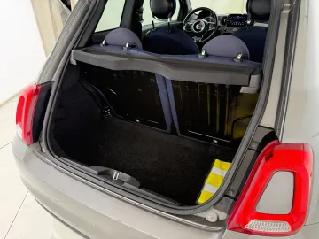 Car image 29