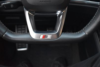 Car image 33